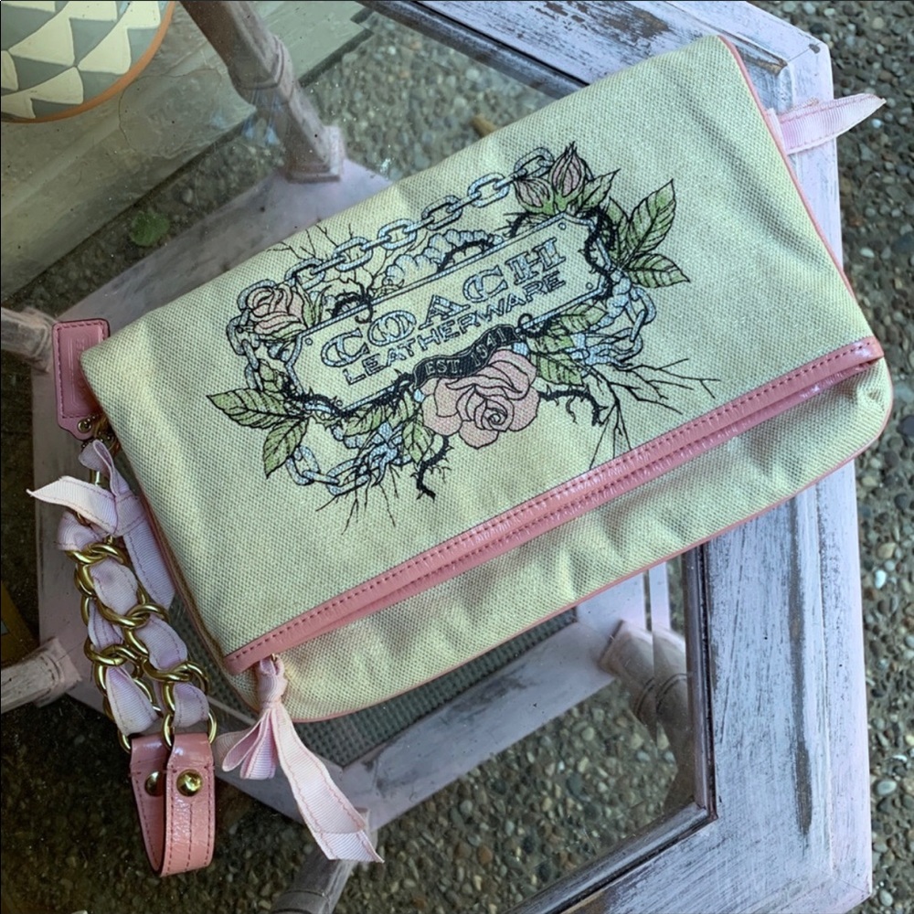 Coach | 💖💕 totally unique tattoo print clutch